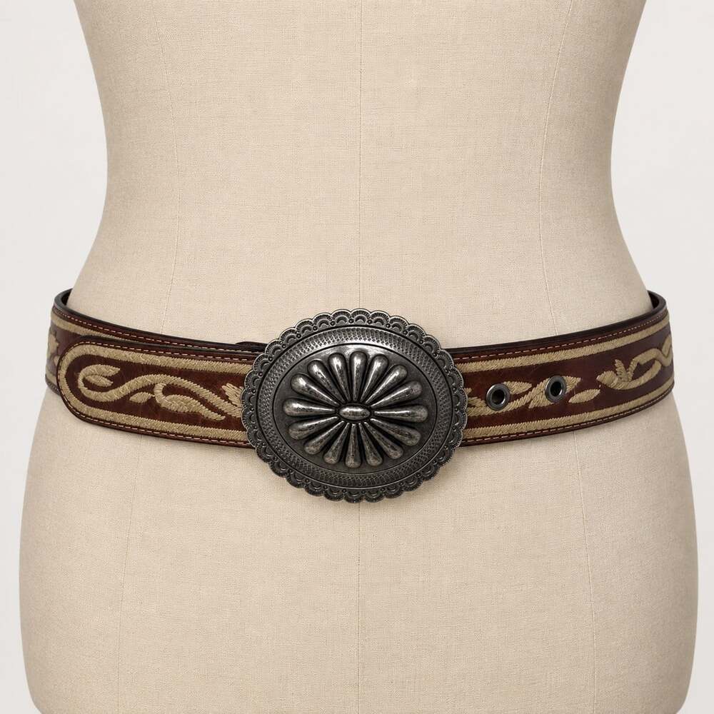 Vintage Y2k Eddie Bauer Leather Embroidered Southwestern Concho Belt womens L